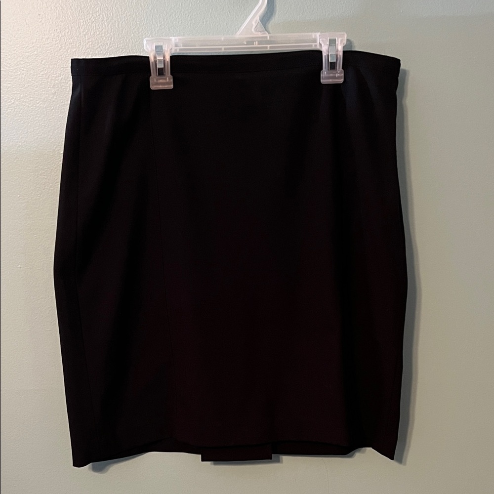 The Limited Classic Black Pencil Skirt